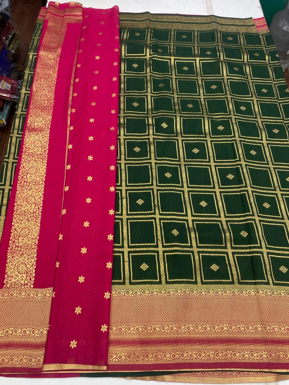 Khaddi Chinnon Checks Saree (2937C)