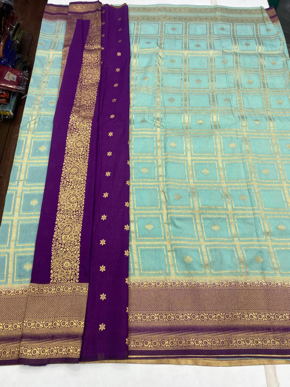 Khaddi Chinnon Checks Saree (2937C)