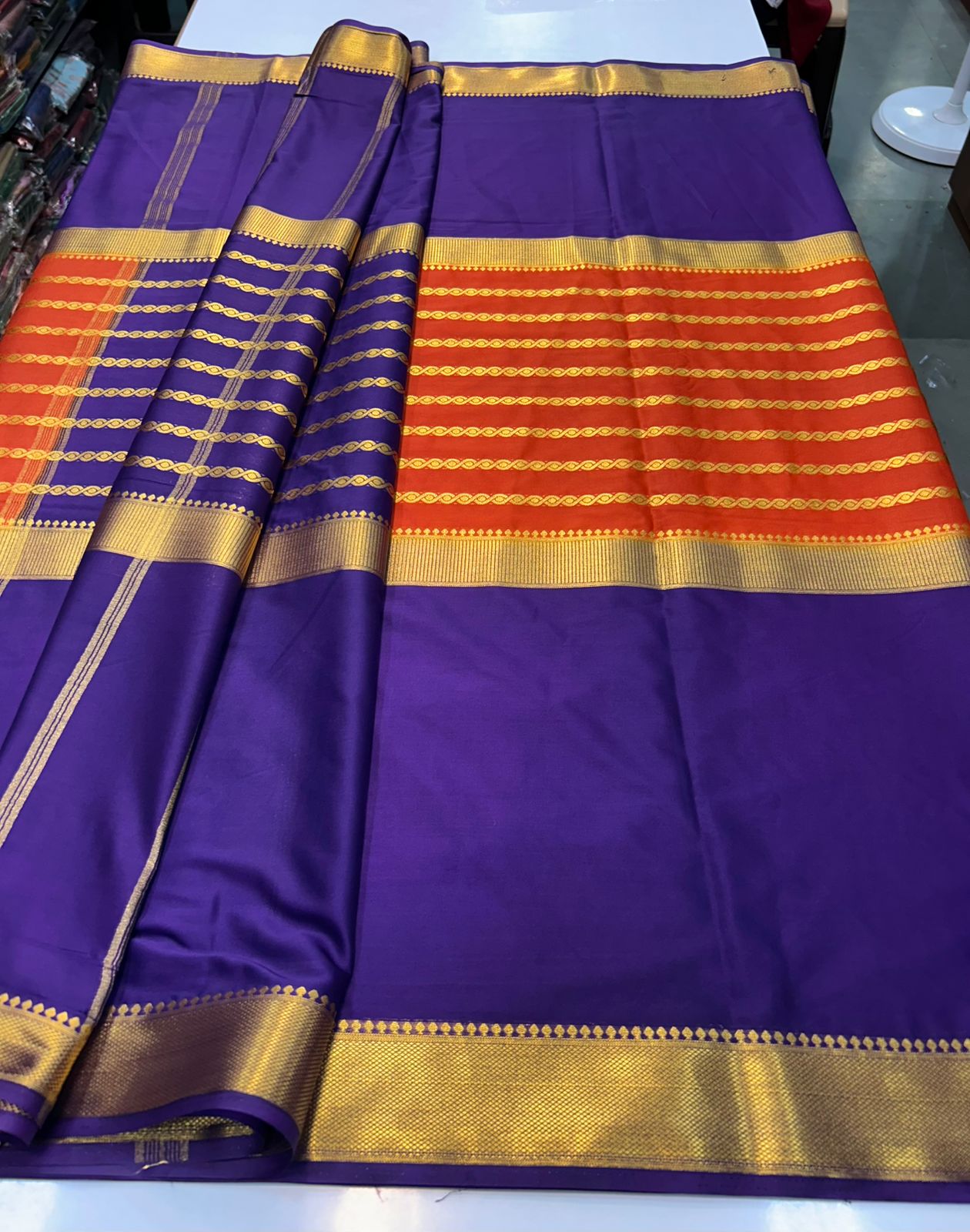Crepe Lines Saree With Contrast Plain Blouse (2439A)