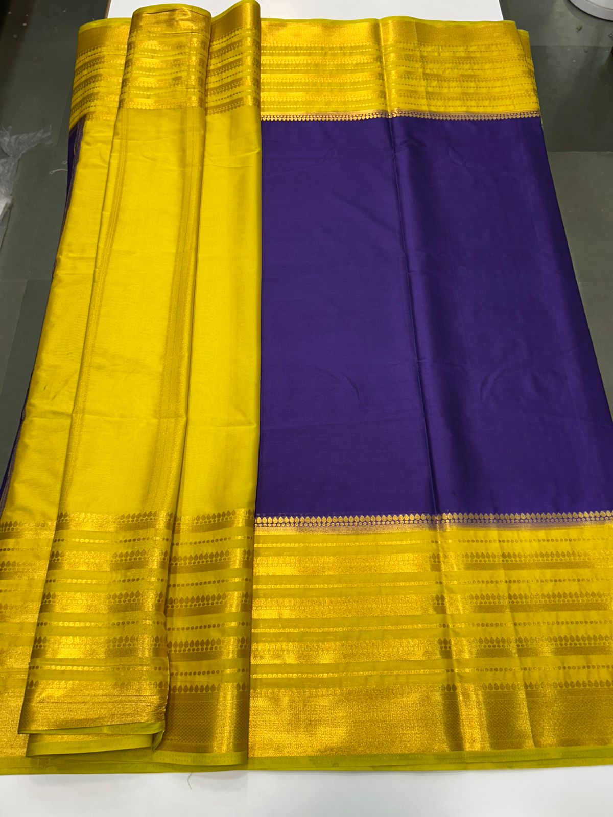 Mysore Crepe Big Border Saree (2765D)