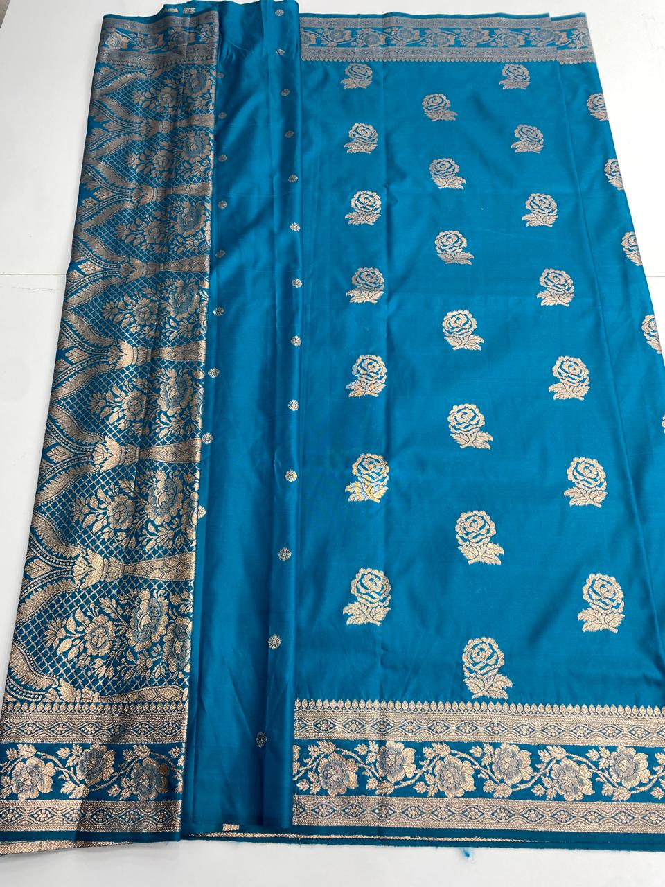 Semi Silk Butta Saree (3000B)