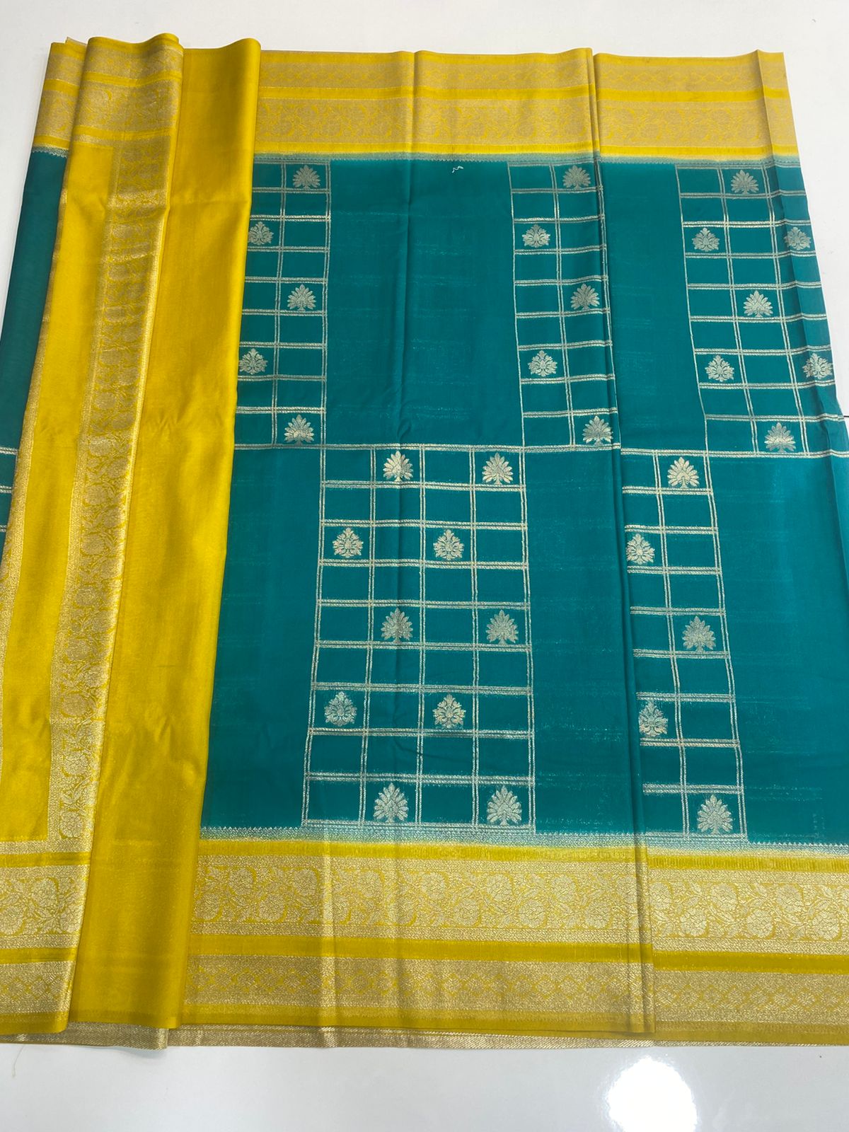 Georgette fancy butta Saree (3120)