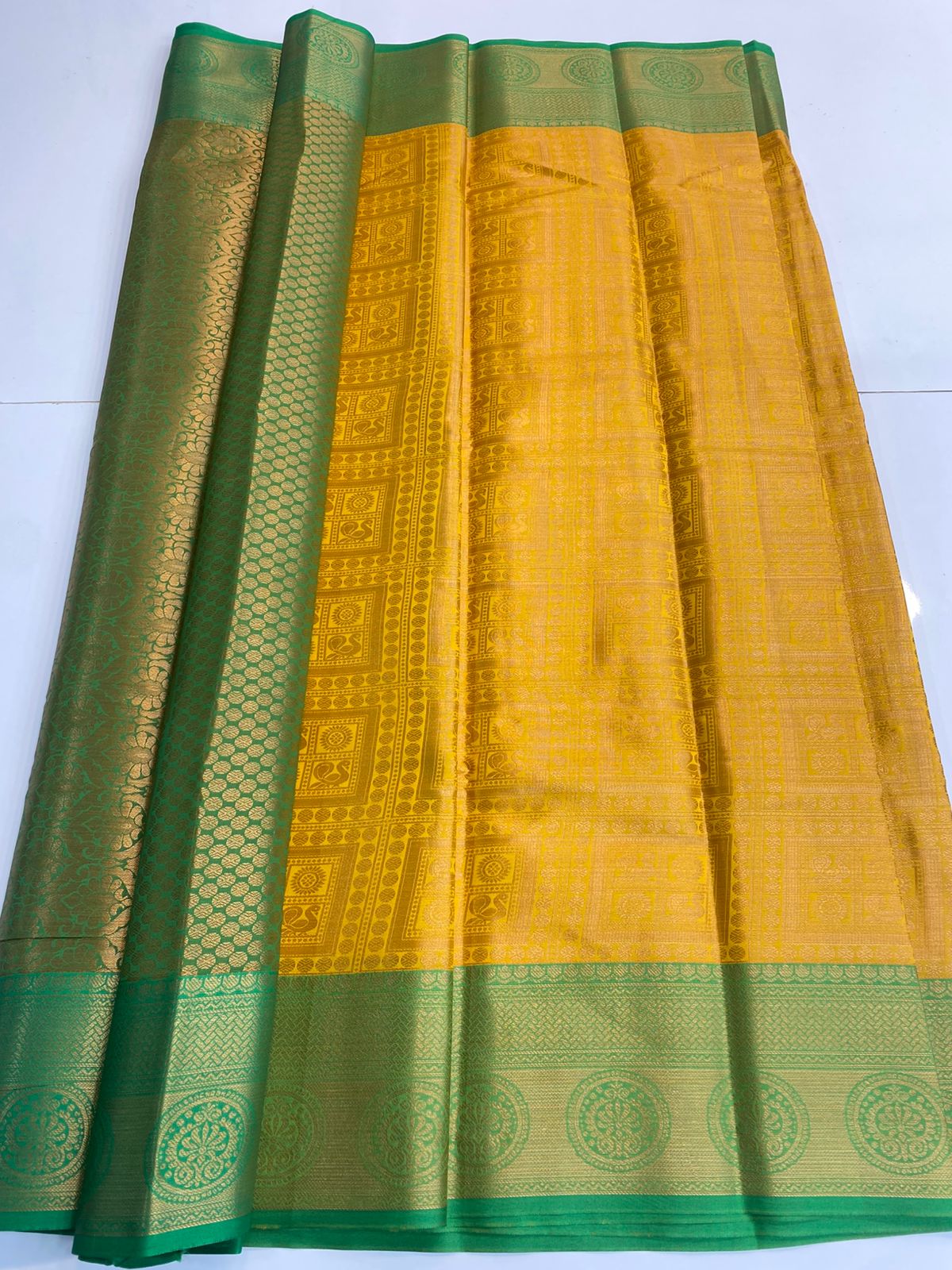 Semi Silk Broket Saree (3113E)