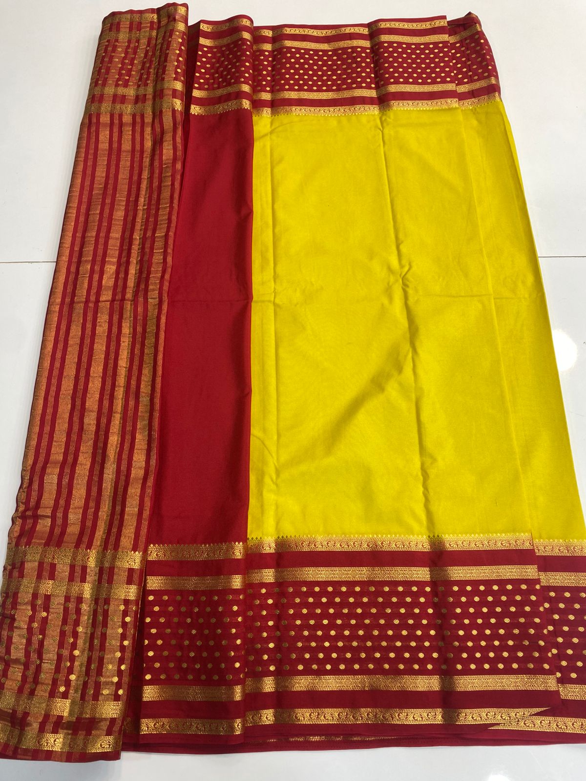 Mysore Crepe Bentex With Butta Border Saree (3121)