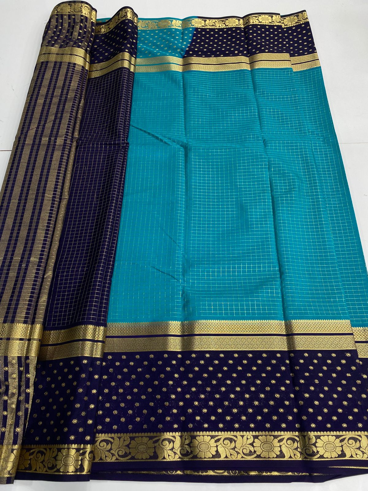 Georgette Chex Zari Butta Border Saree(3172)