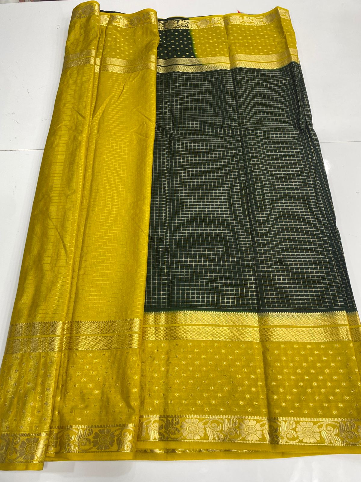 Georgette Chex Zari Butta Border Saree(3172)