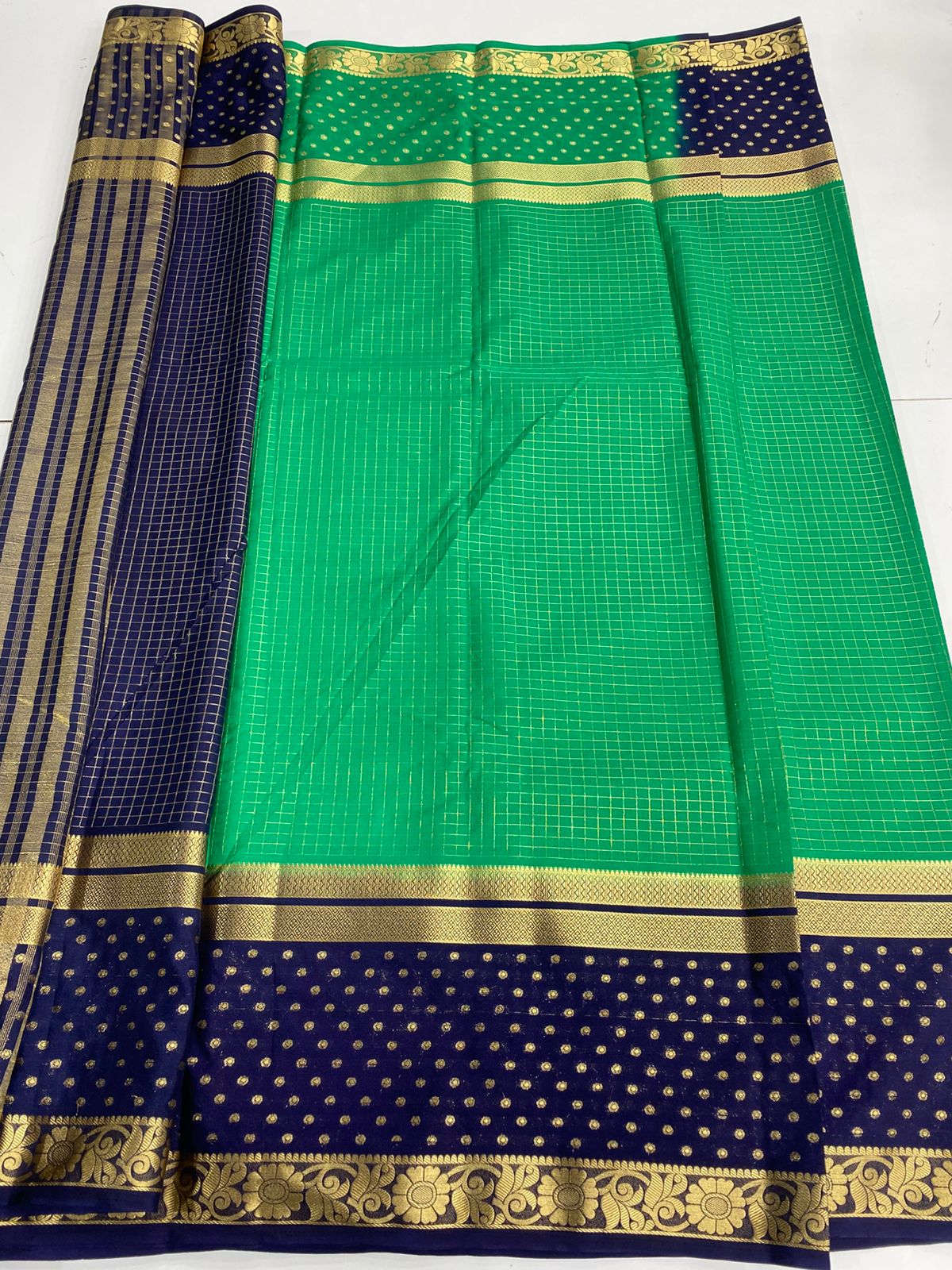 Georgette Chex Zari Butta Border Saree(3172)