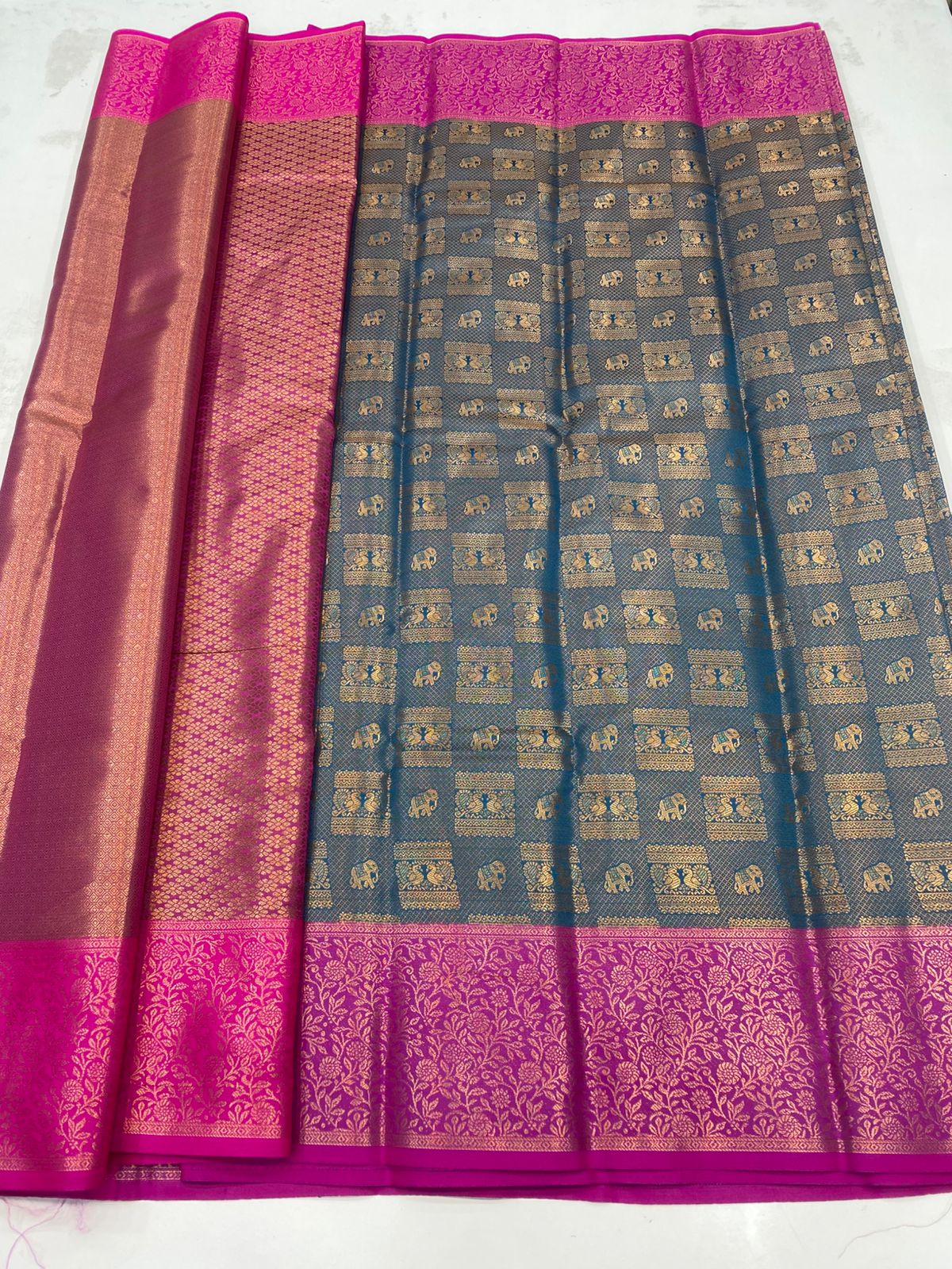 Semi Silk Broket Saree(3194D)