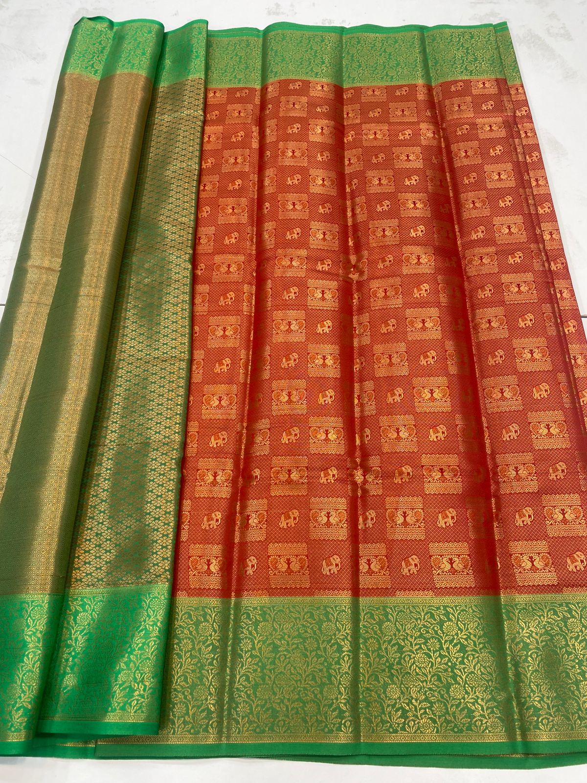 Semi Silk Broket Saree(3194D)