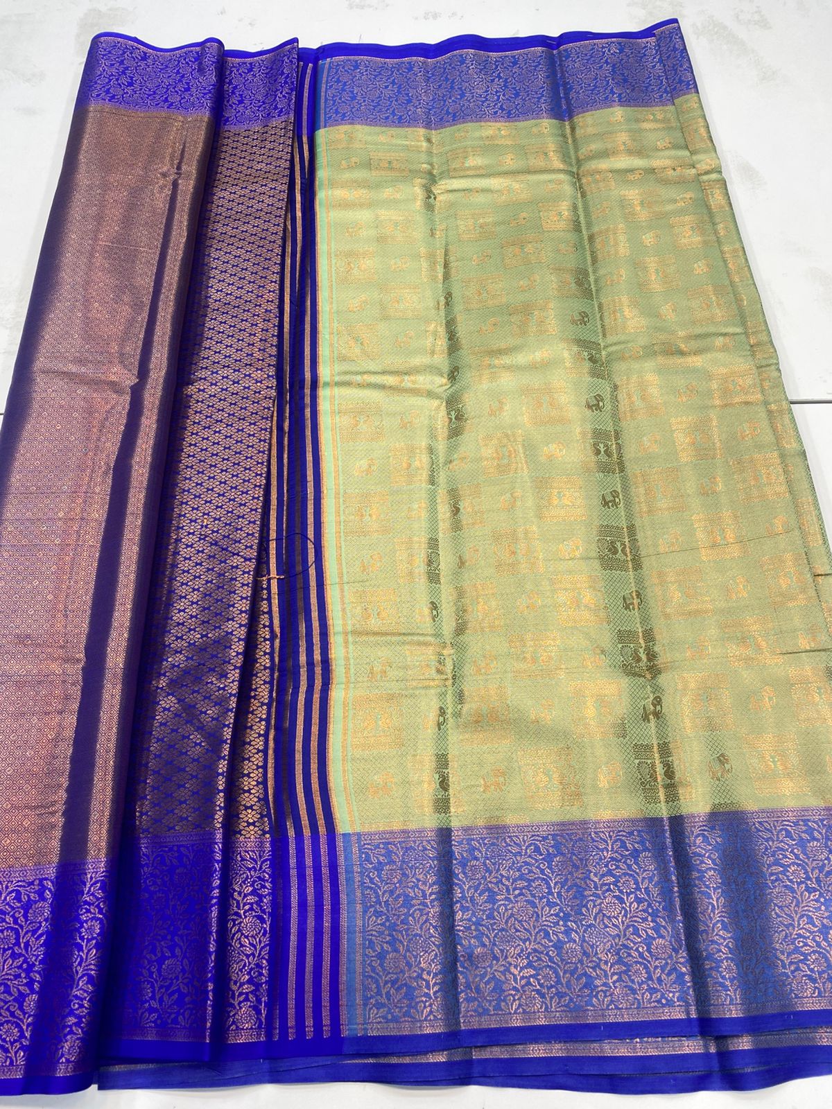 Semi Silk Broket Saree(3194D)