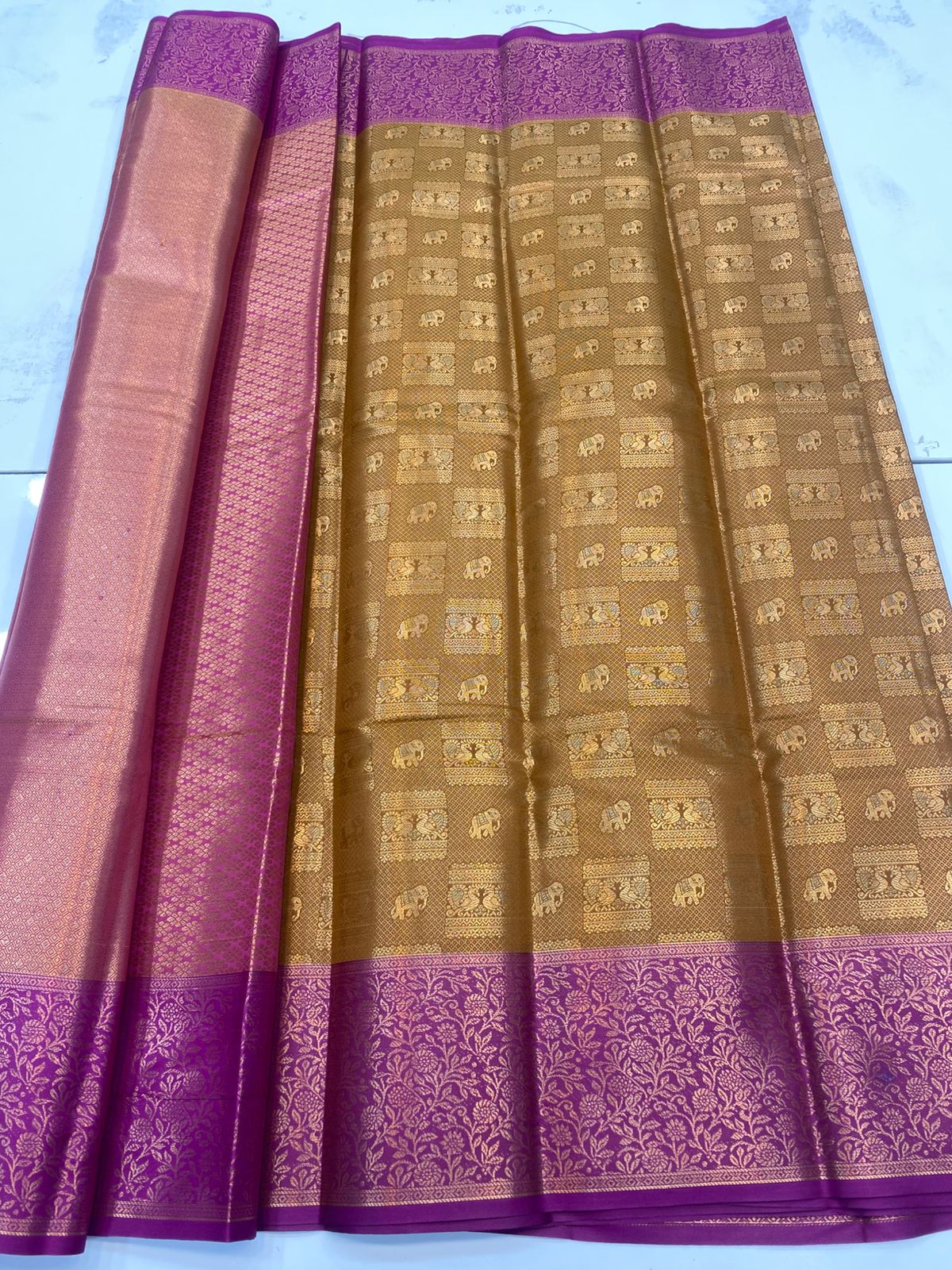 Semi Silk Broket Saree(3194D)
