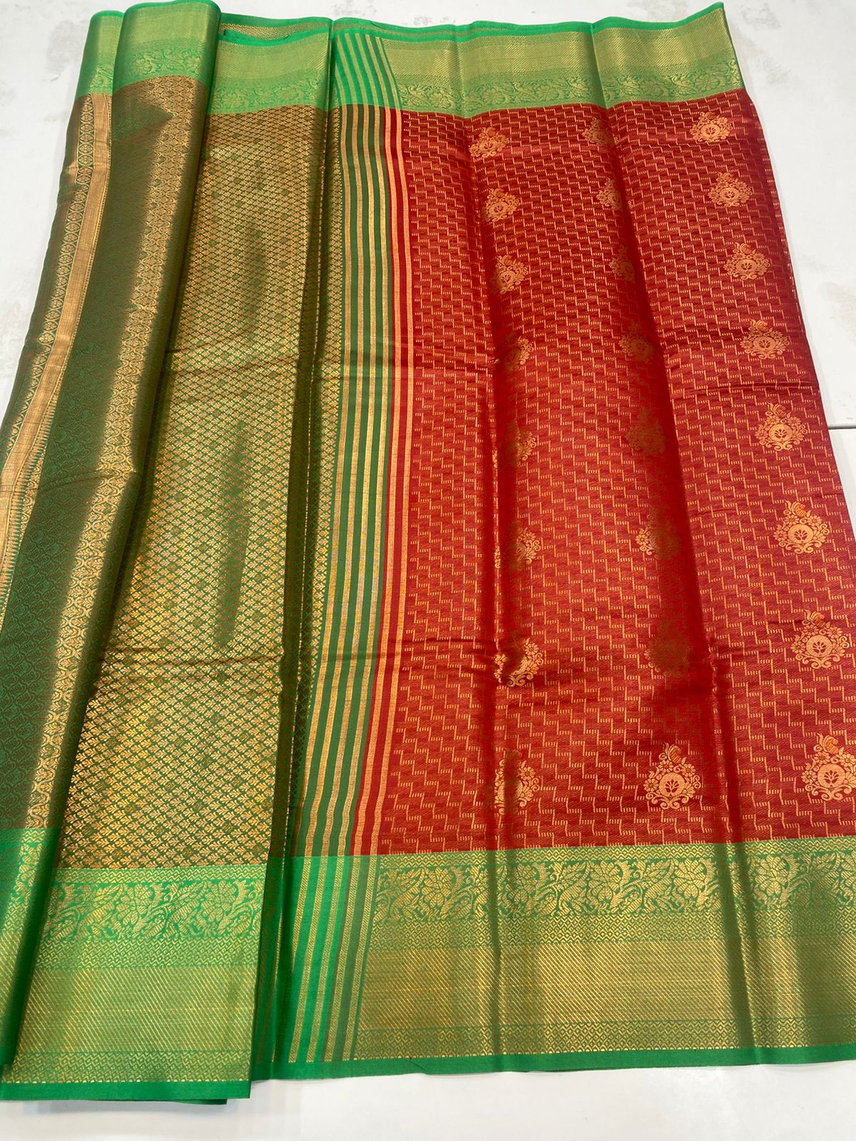 Semi Silk Broket Saree(3194C)