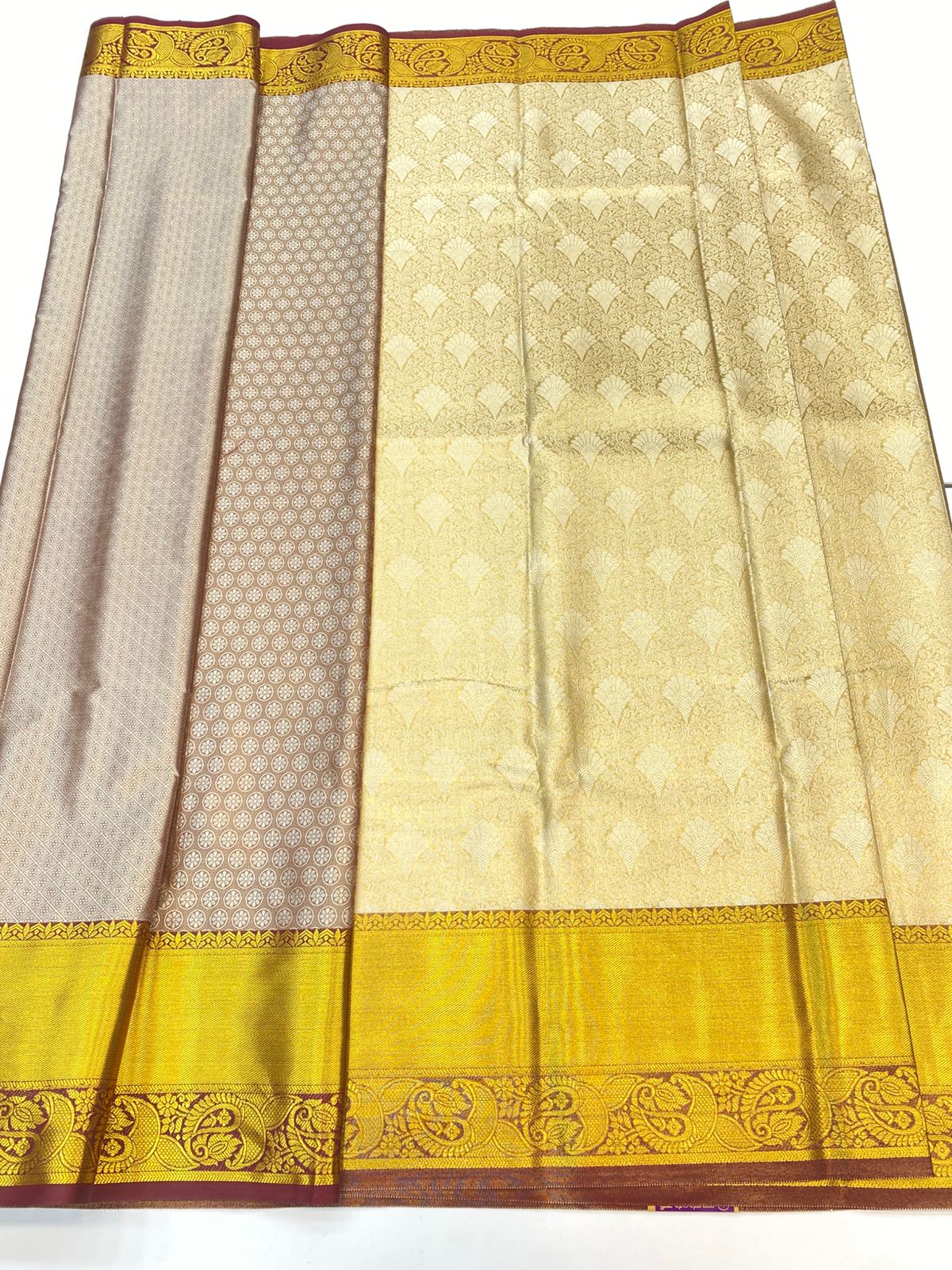 Semi Silk Broket Saree(3213)