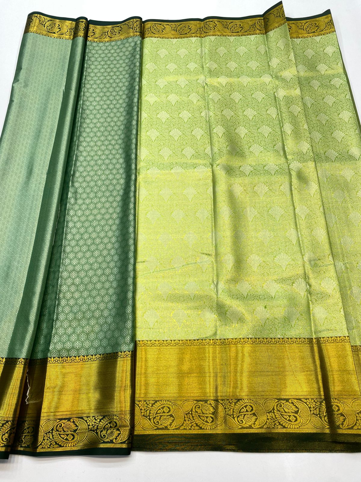 Semi Silk Broket Saree(3213)