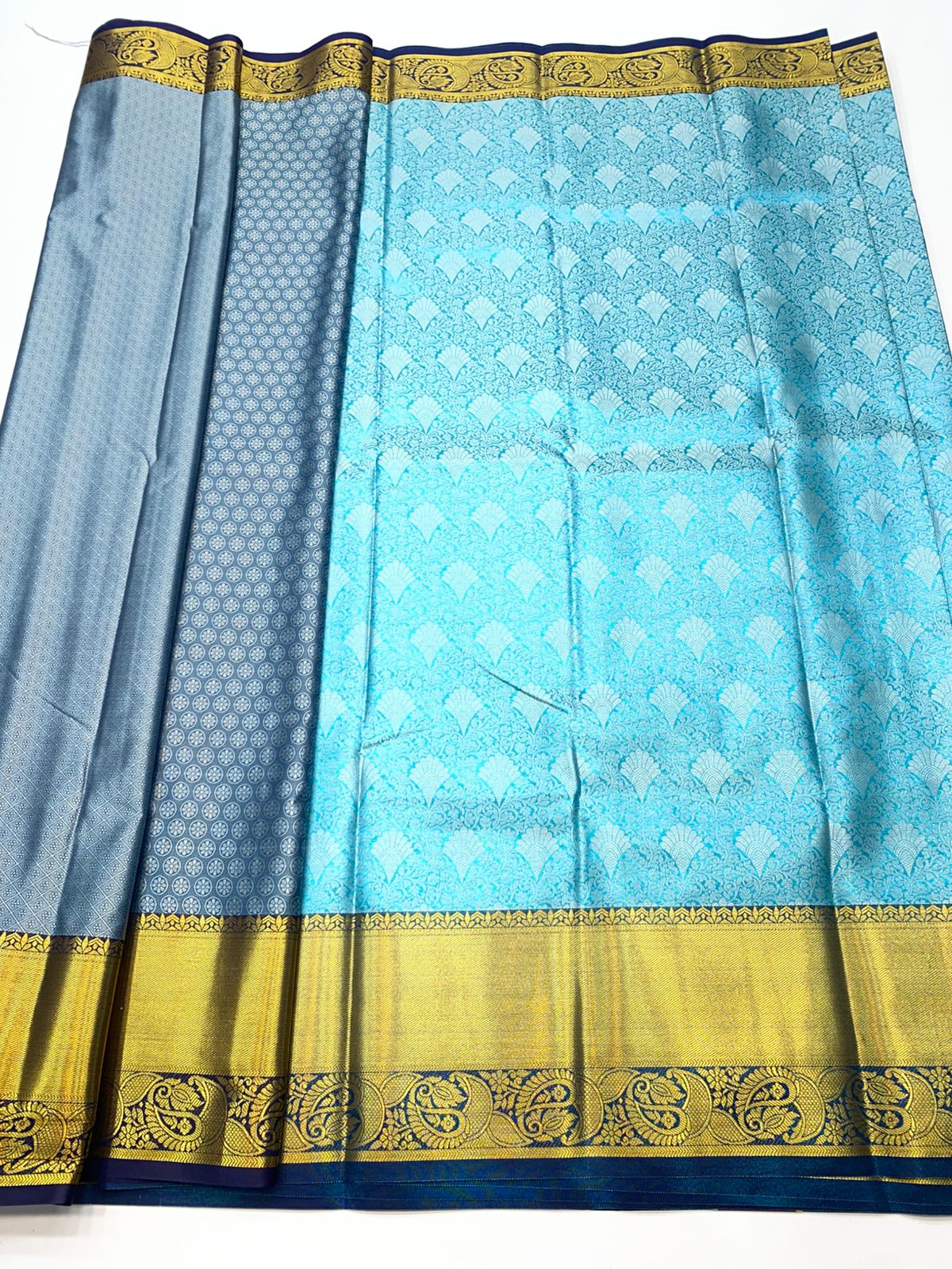 Semi Silk Broket Saree(3213)