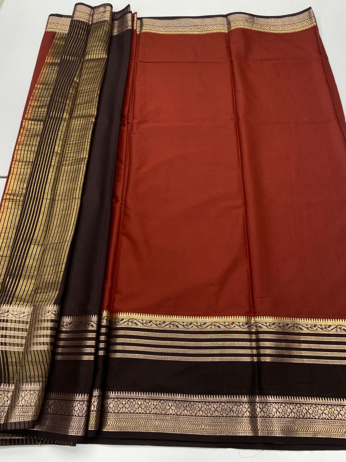 Mysore Crepe Zari Border Saree(3233D)