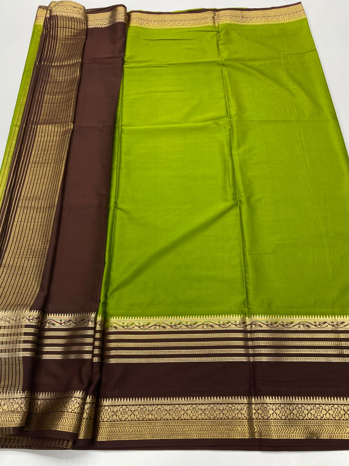Mysore Crepe Zari Border Saree(3233D)