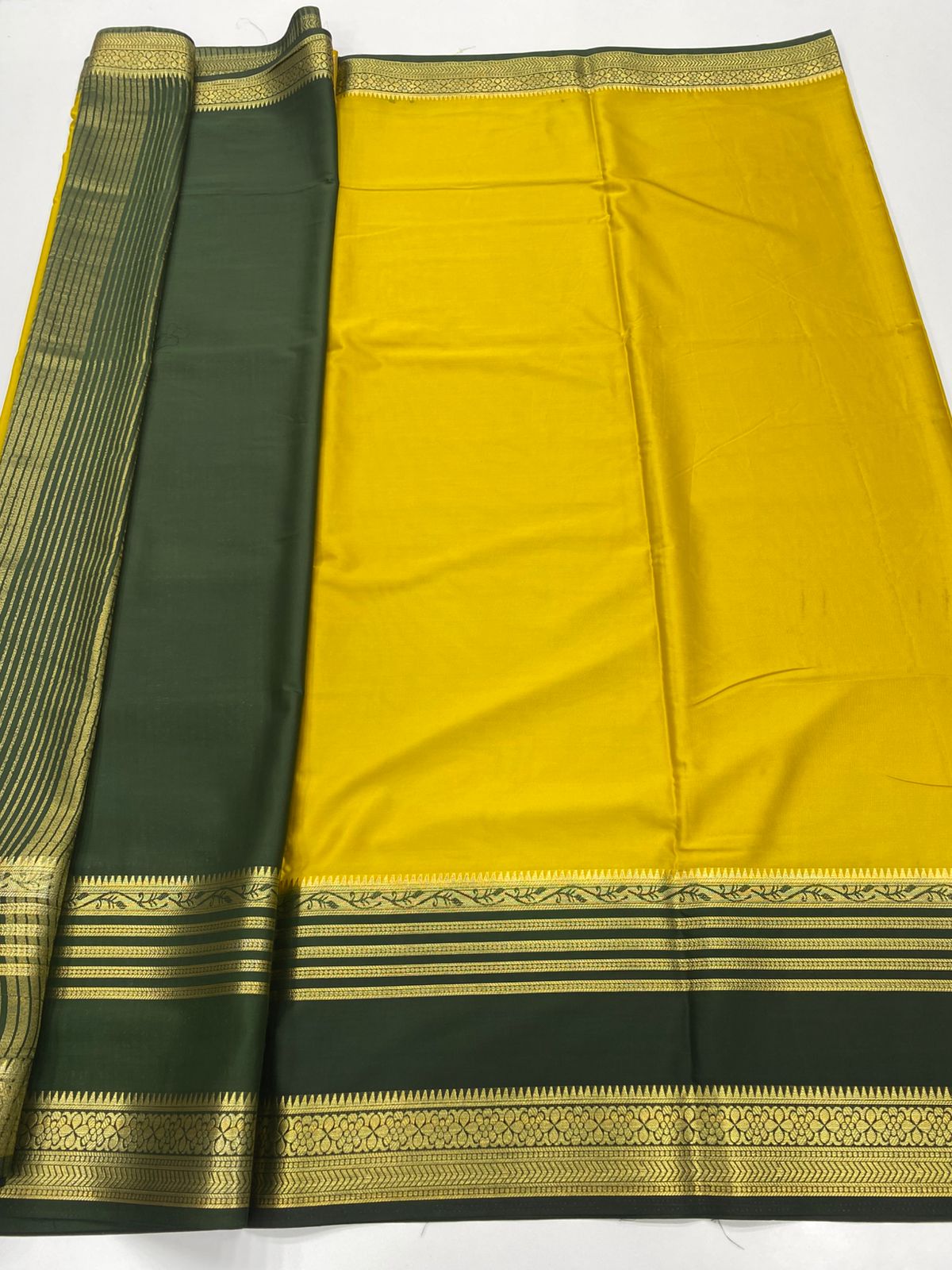 Mysore Crepe Zari Border Saree(3233D)