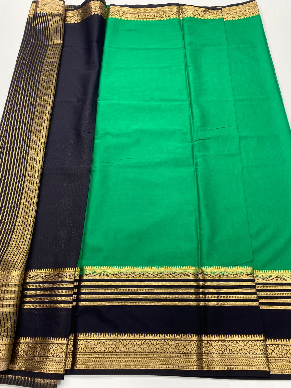 Mysore Crepe Zari Border Saree(3233D)