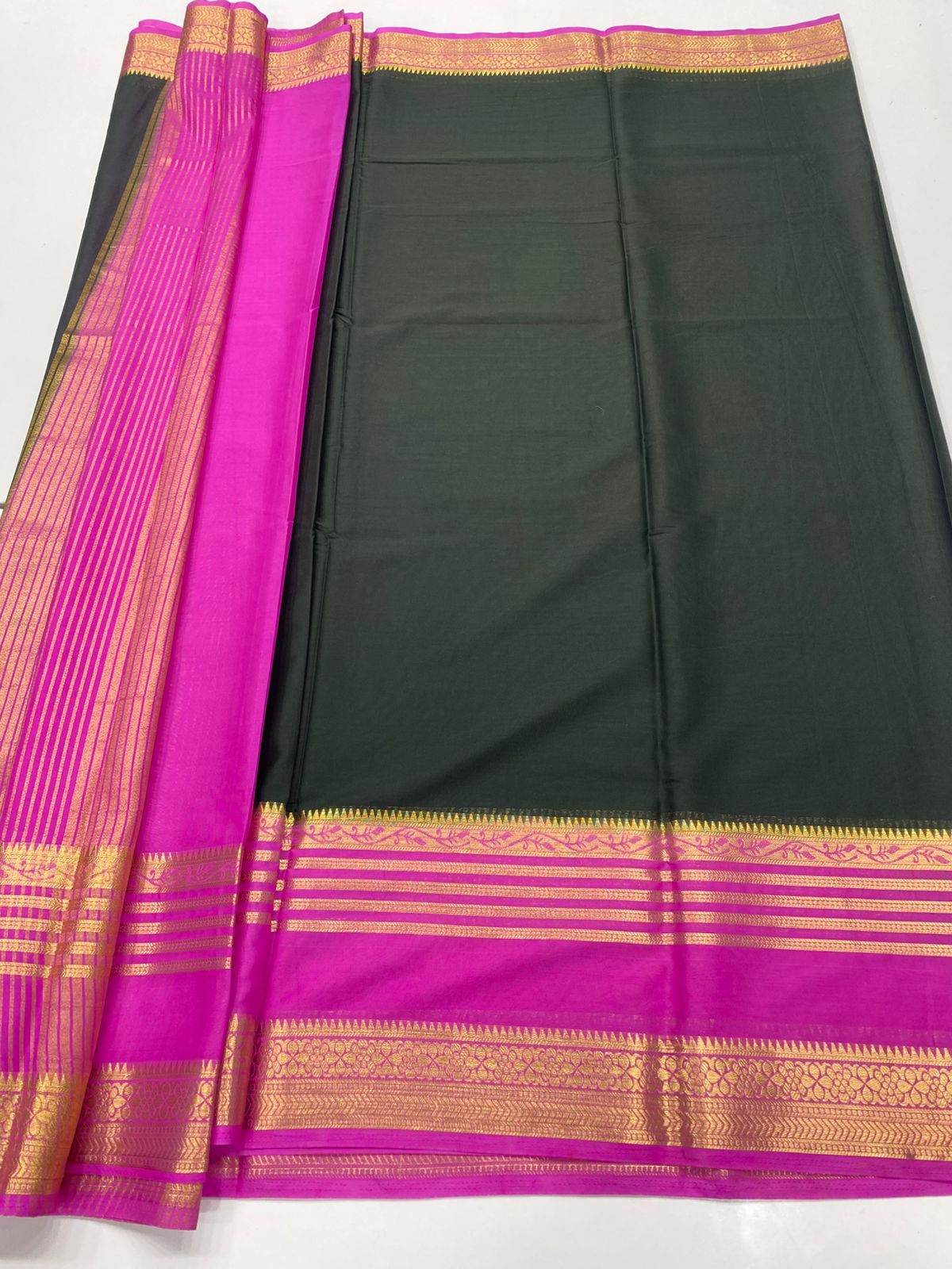 Mysore Crepe Zari Border Saree(3233D)