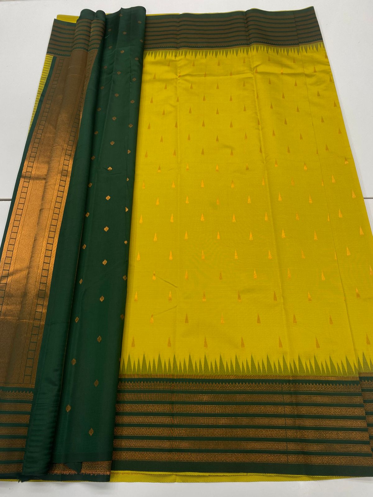 Semi Silk Butta Saree(3237)