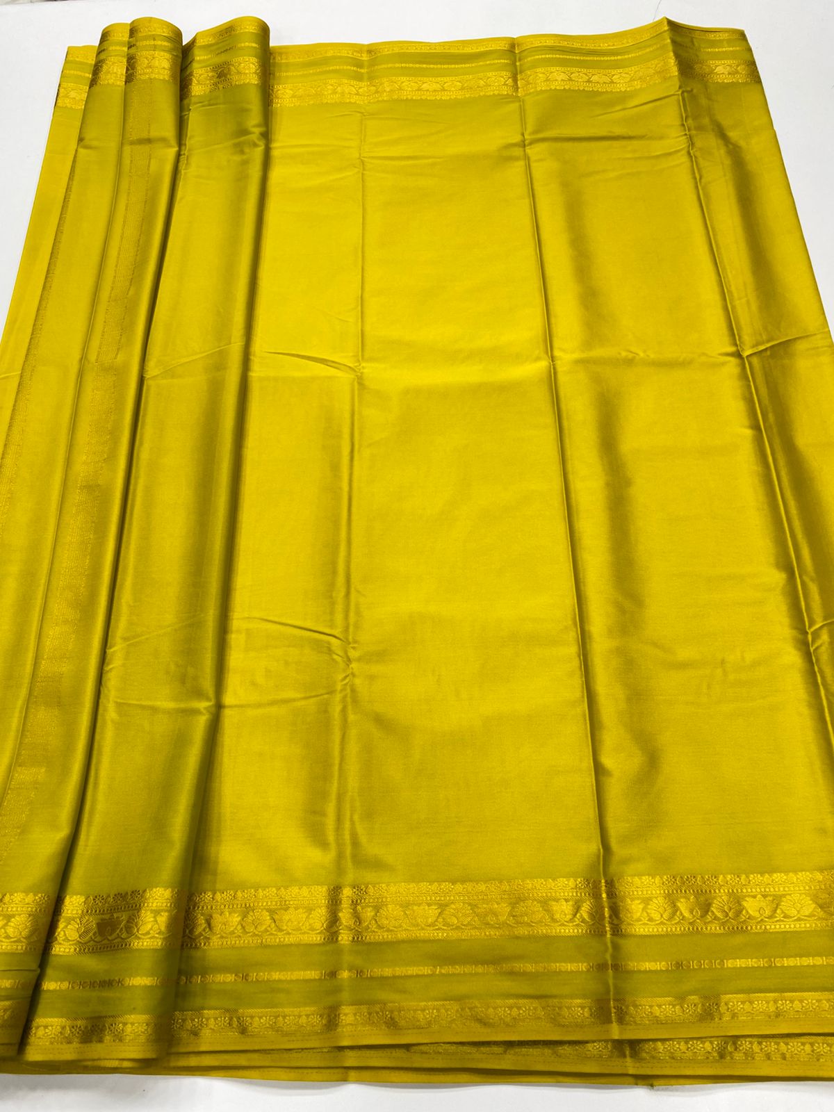 Mysore Crepe Self Lotus Border Saree(3238)