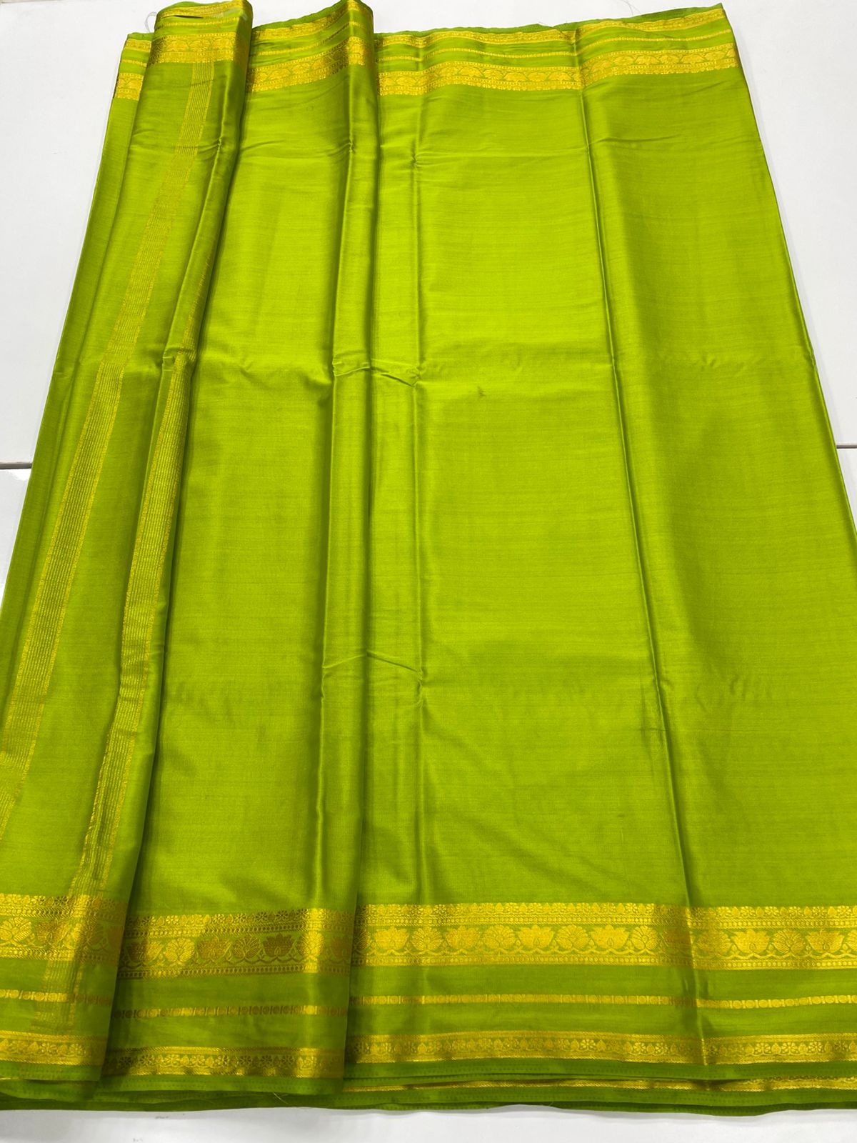 Mysore Crepe Self Lotus Border Saree(3238)