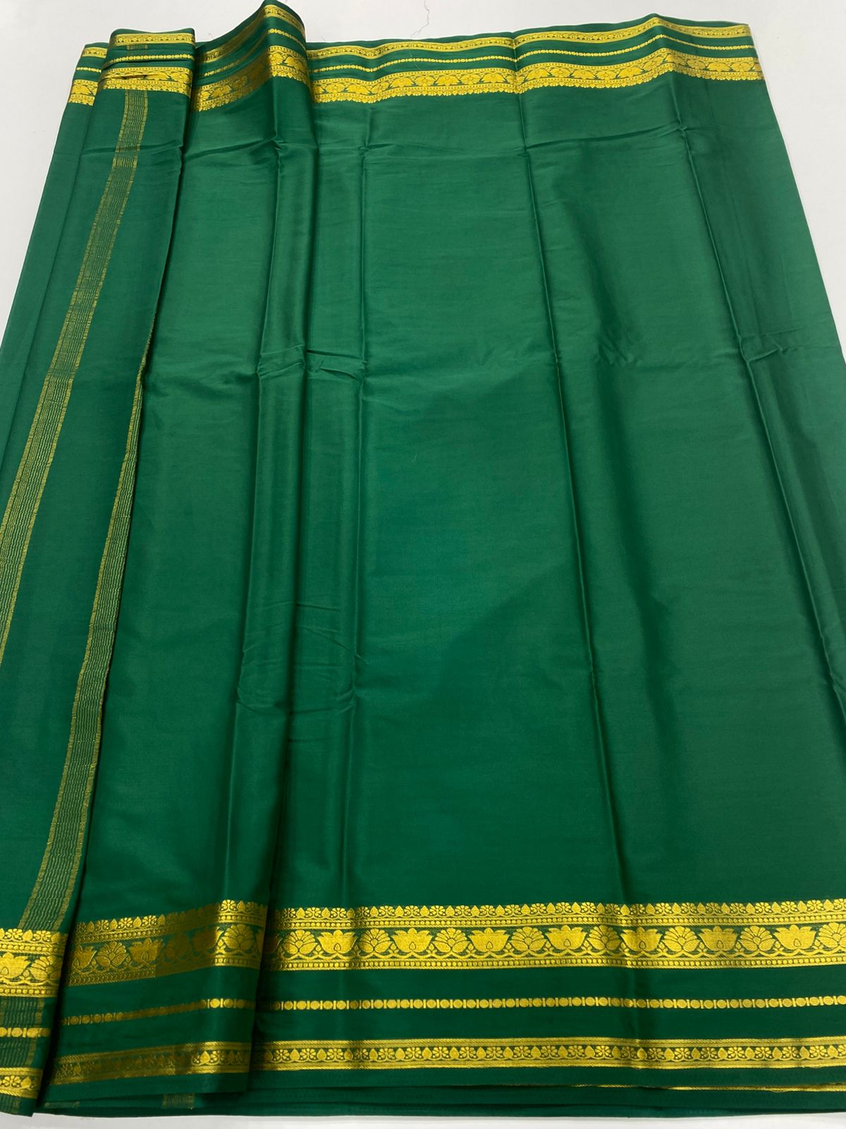Mysore Crepe Self Lotus Border Saree(3238)