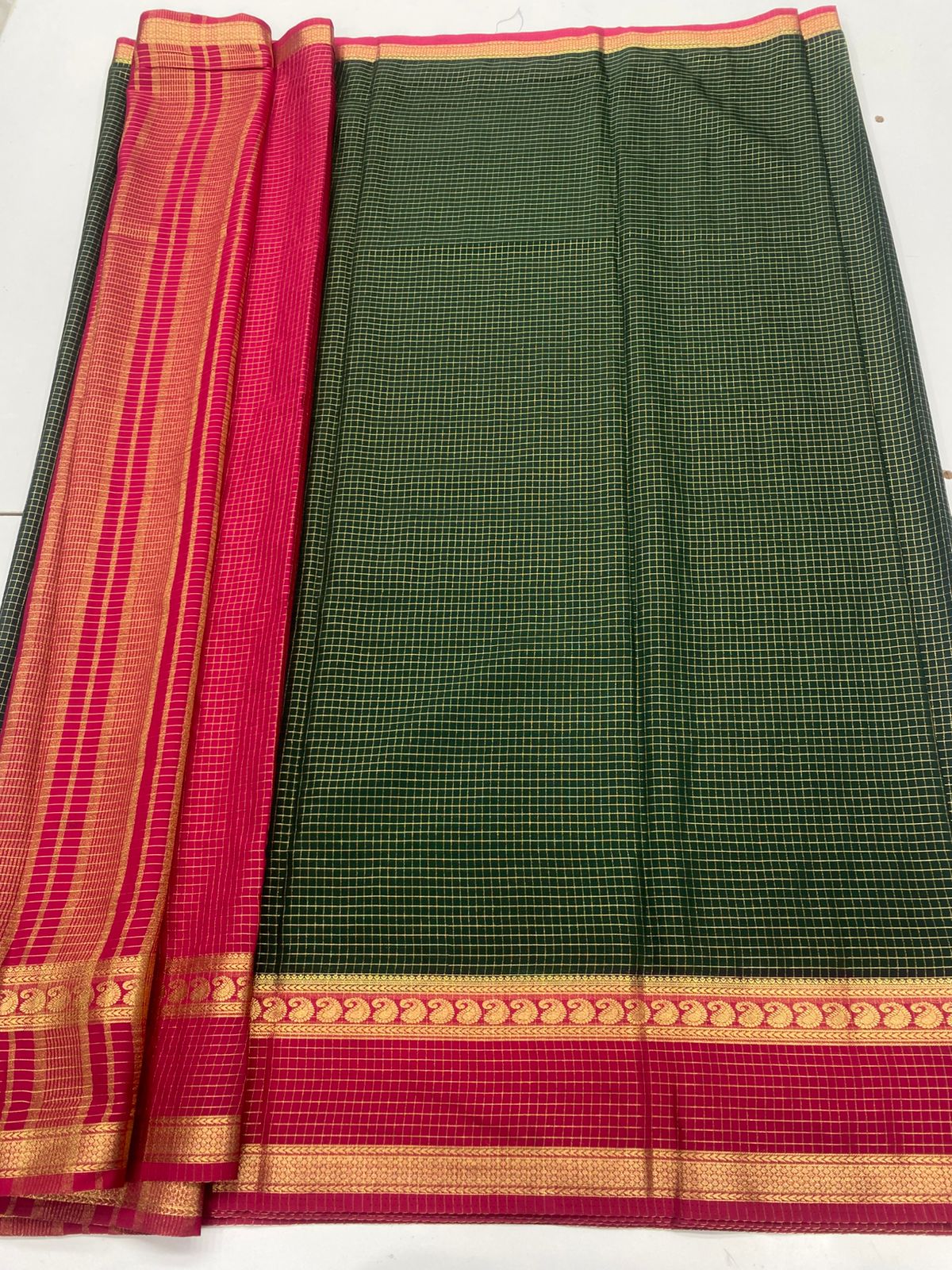 Crepe Georgette Checks Saree(3250)