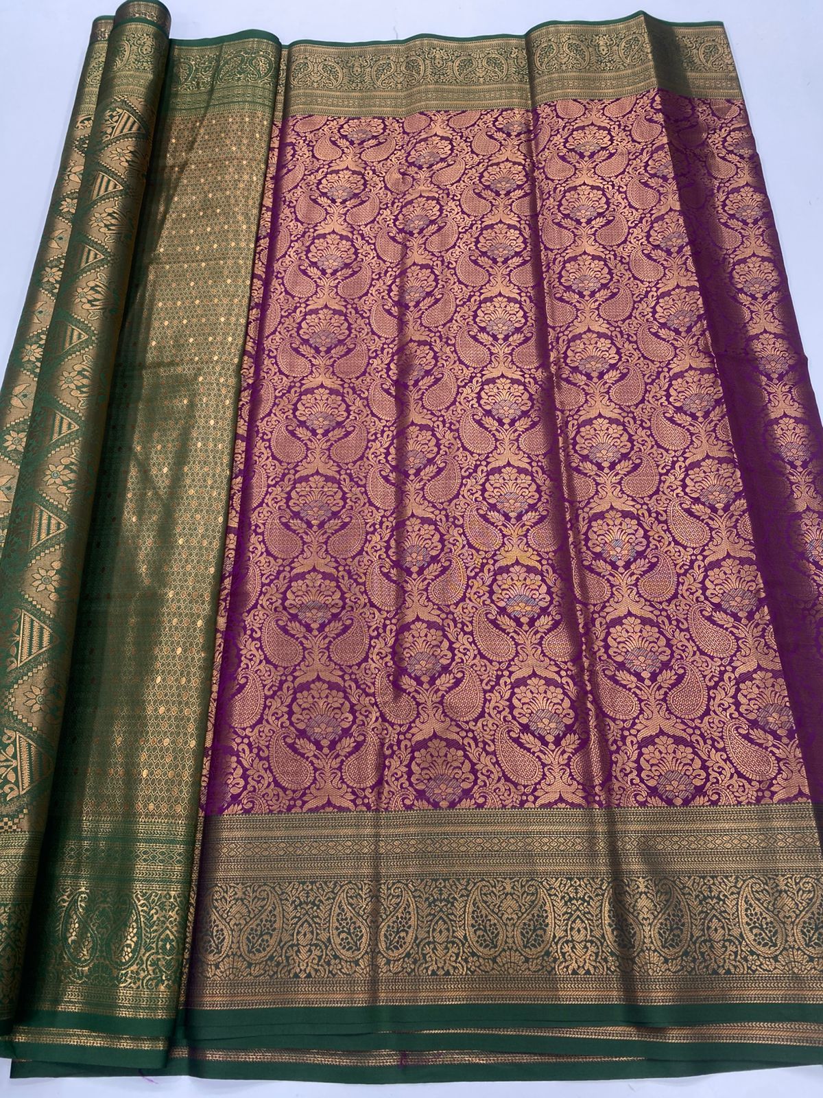 Semi Silk Broket Saree(3252A)