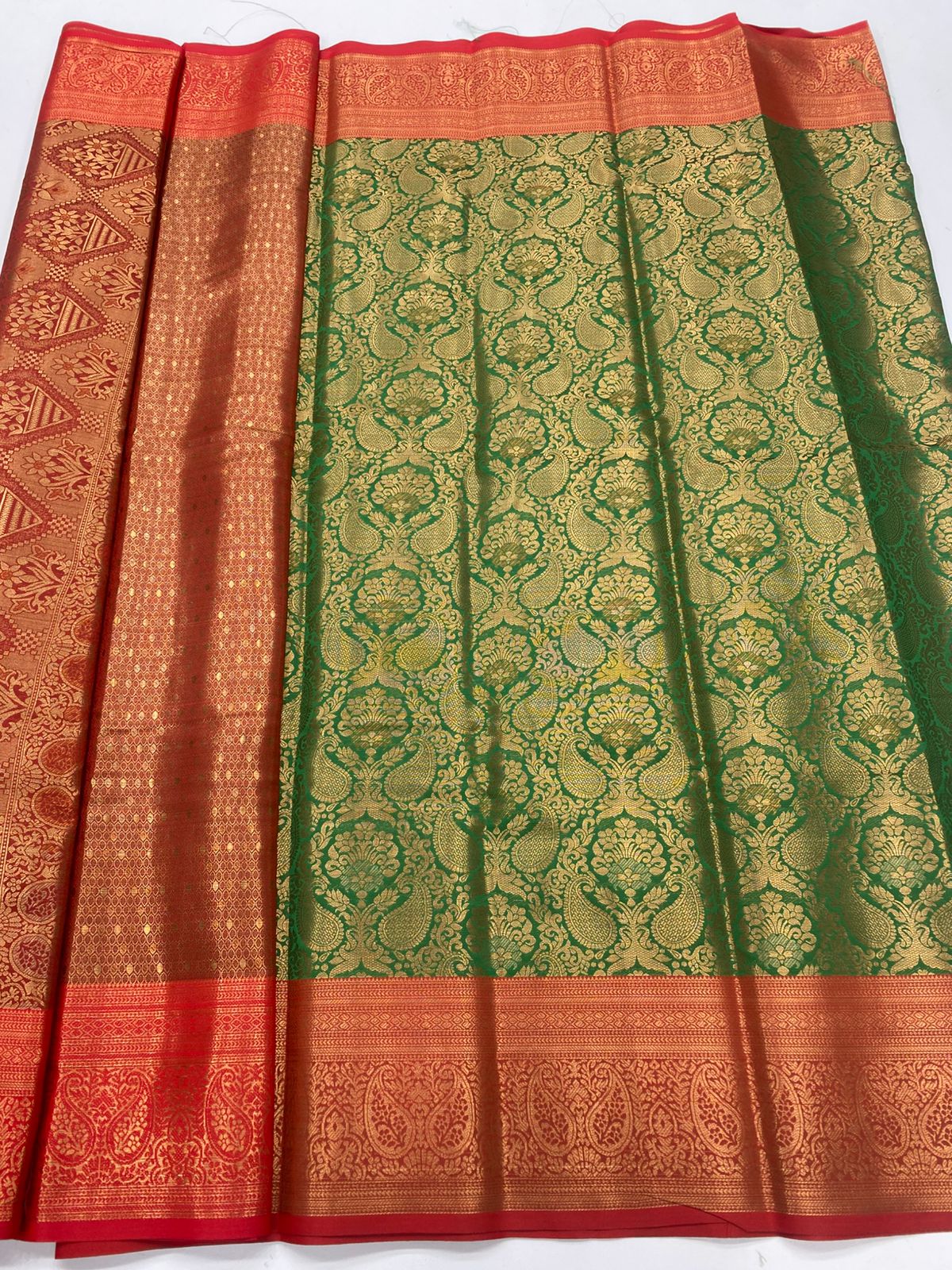 Semi Silk Broket Saree(3252A)