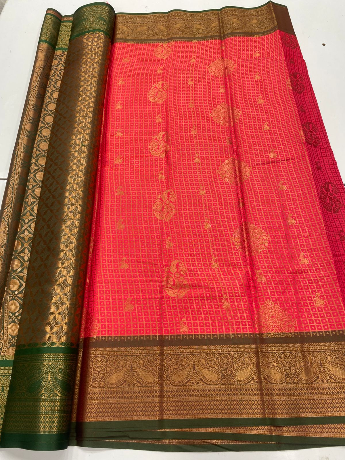 Semi Silk Broket Saree(3252B)