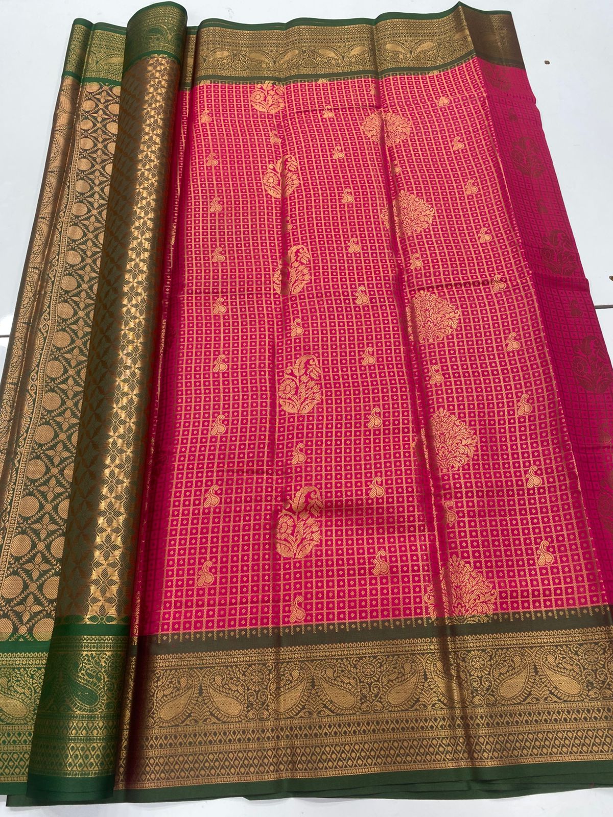 Semi Silk Broket Saree(3252B)