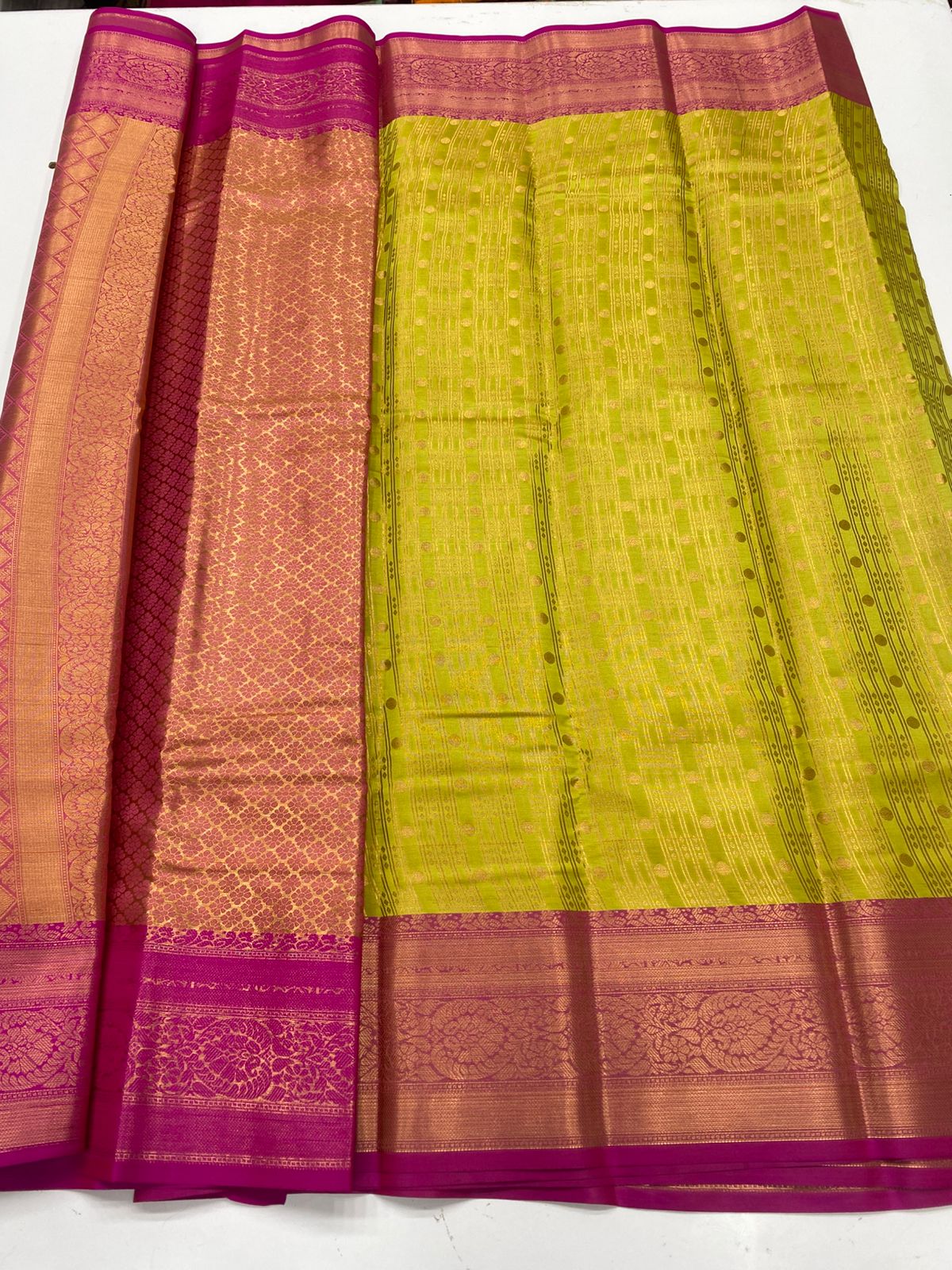 Semi Silk Broket Saree(3252C)