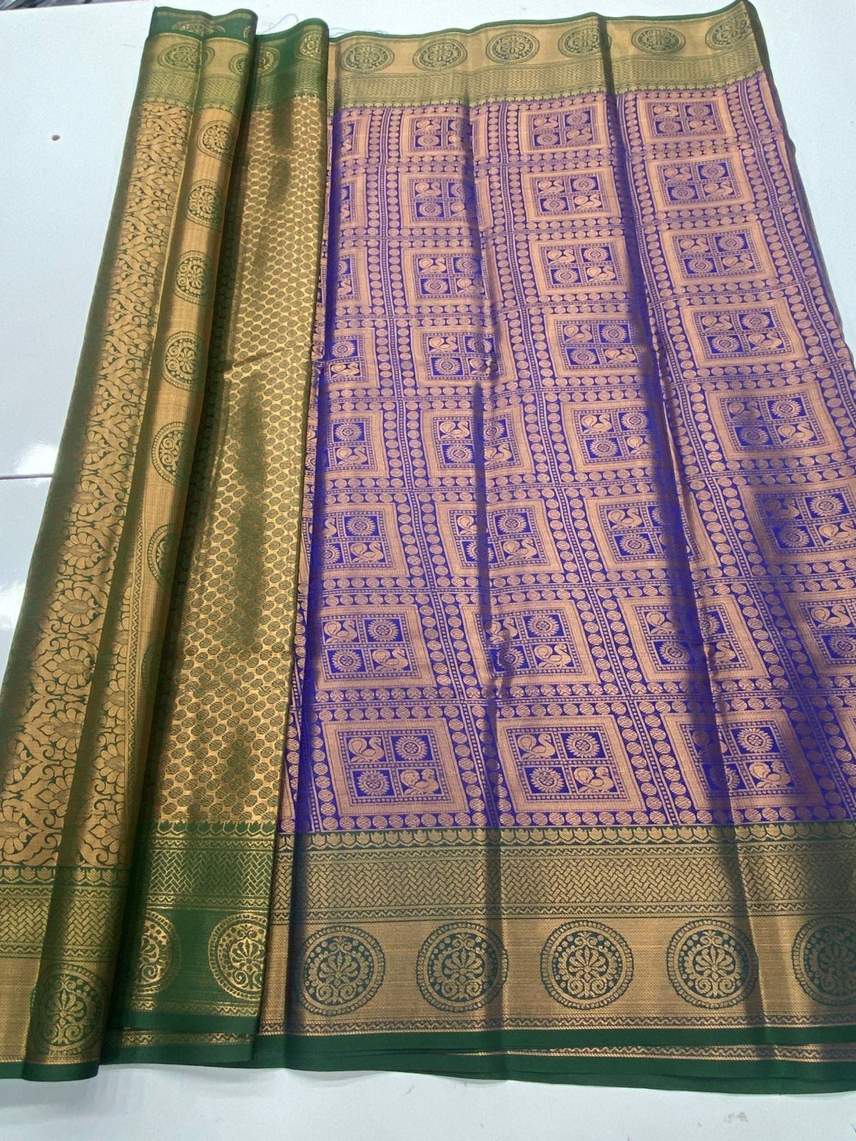Semi Silk Broket Saree(3252D)