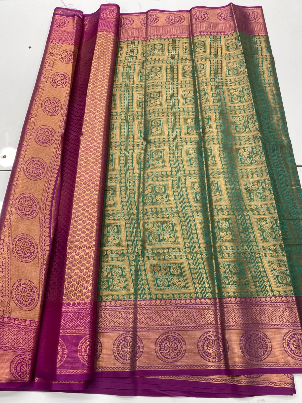 Semi Silk Broket Saree(3252D)
