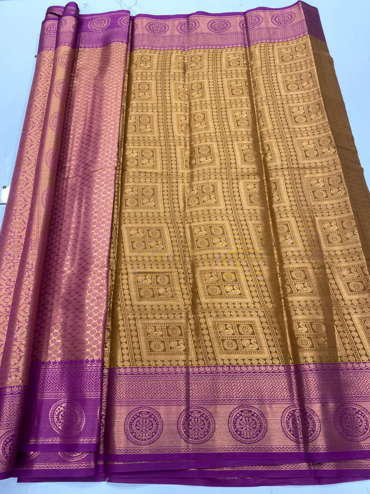 Semi Silk Broket Saree(3252D)