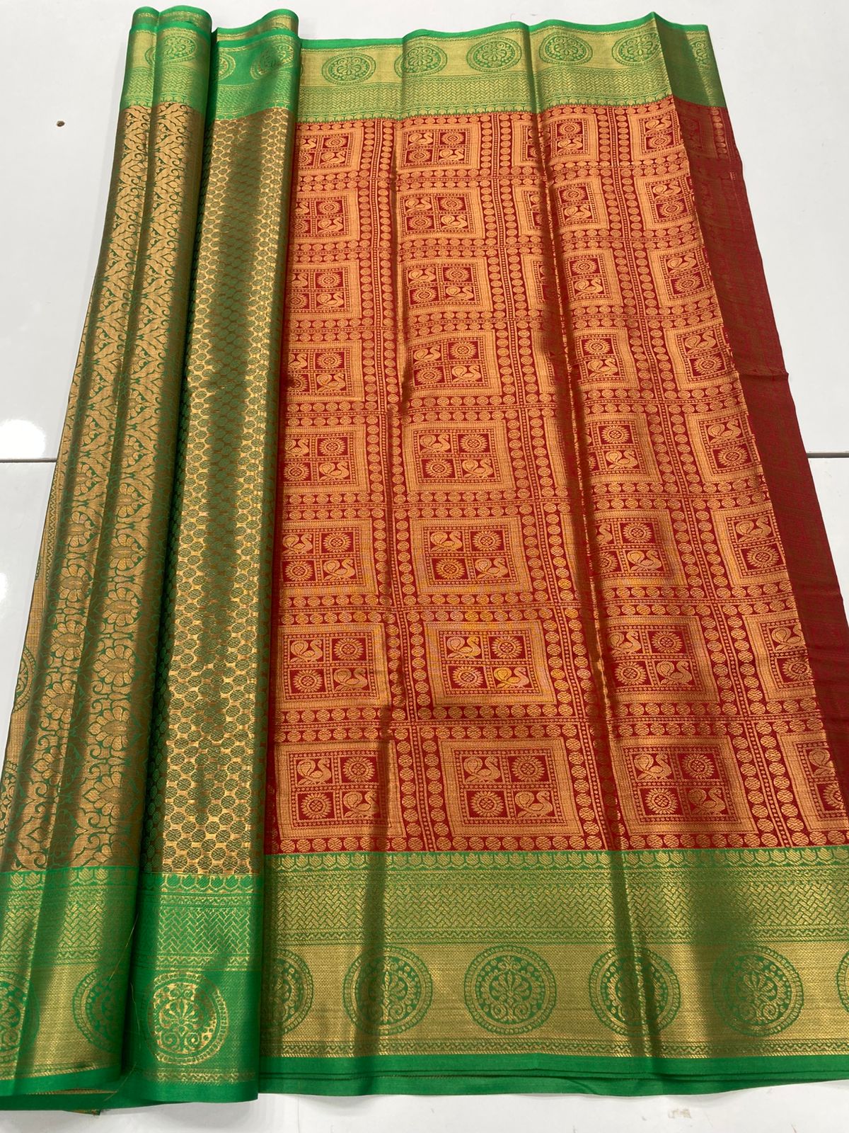 Semi Silk Broket Saree(3252D)