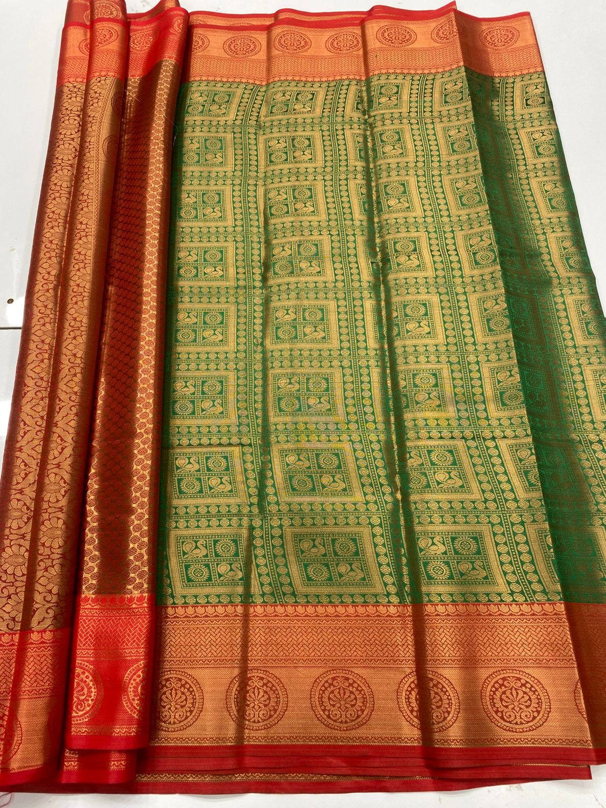 Semi Silk Broket Saree(3252D)