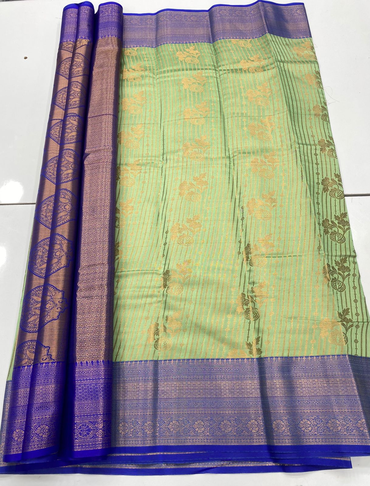 Semi Silk Broket Saree(3252F)