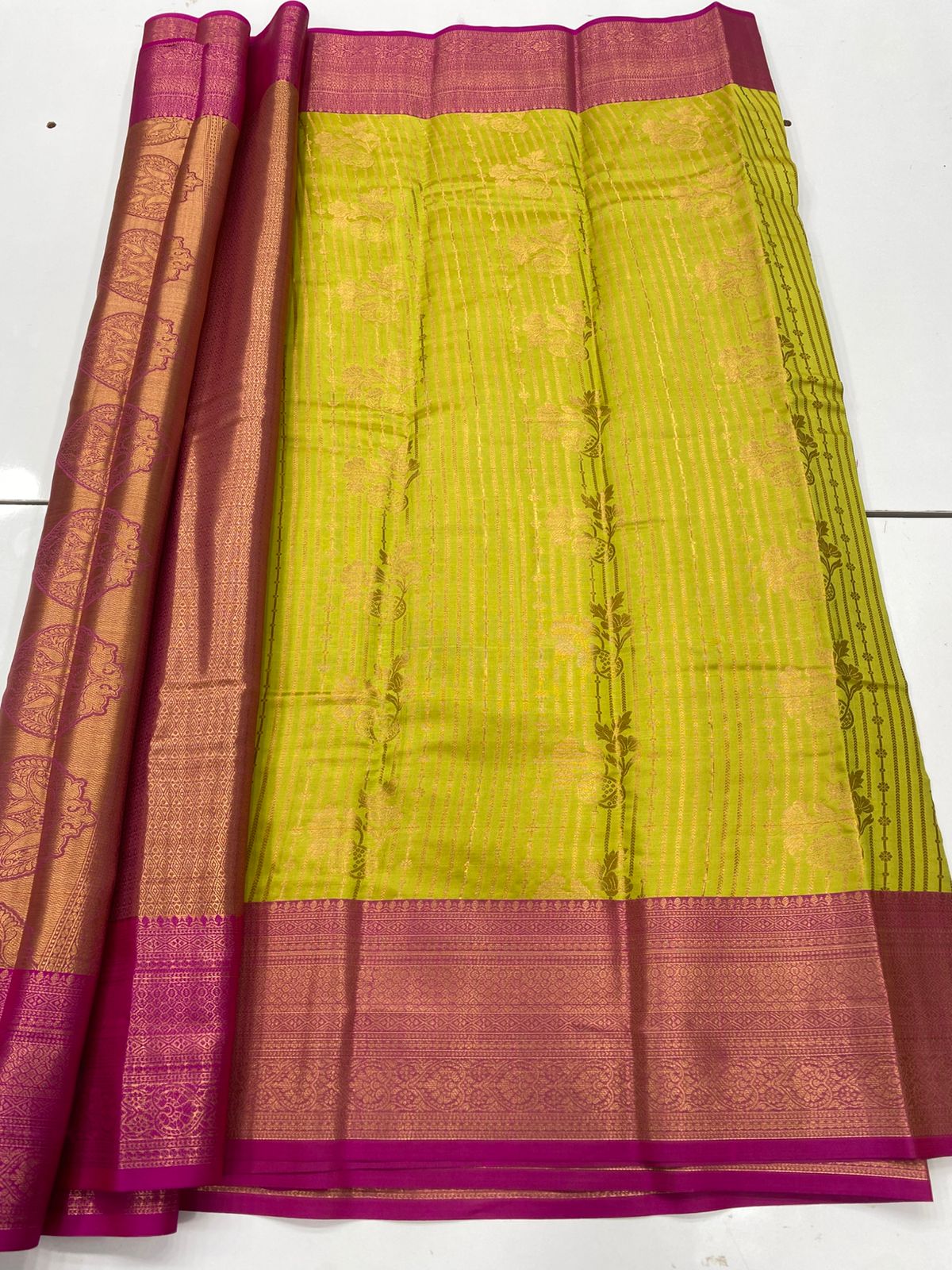 Semi Silk Broket Saree(3252F)