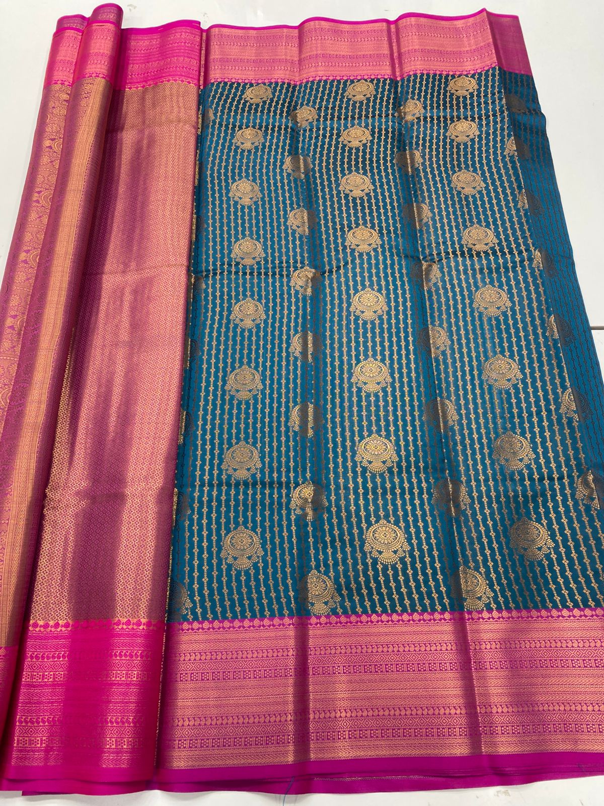 Semi Silk Broket Saree(3252G)