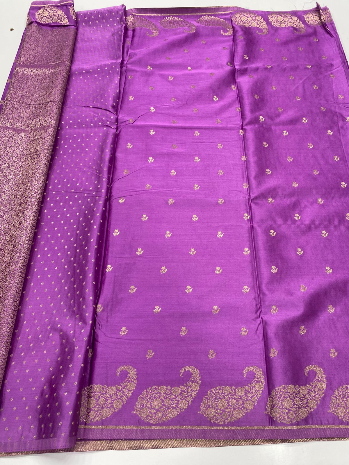 Semi Silk Butta Saree ( 3375-R17 )