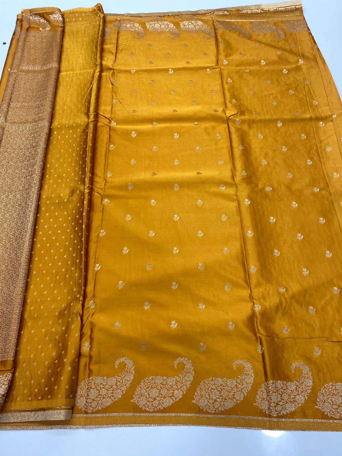 Semi Silk Butta Saree ( 3375-R17 )