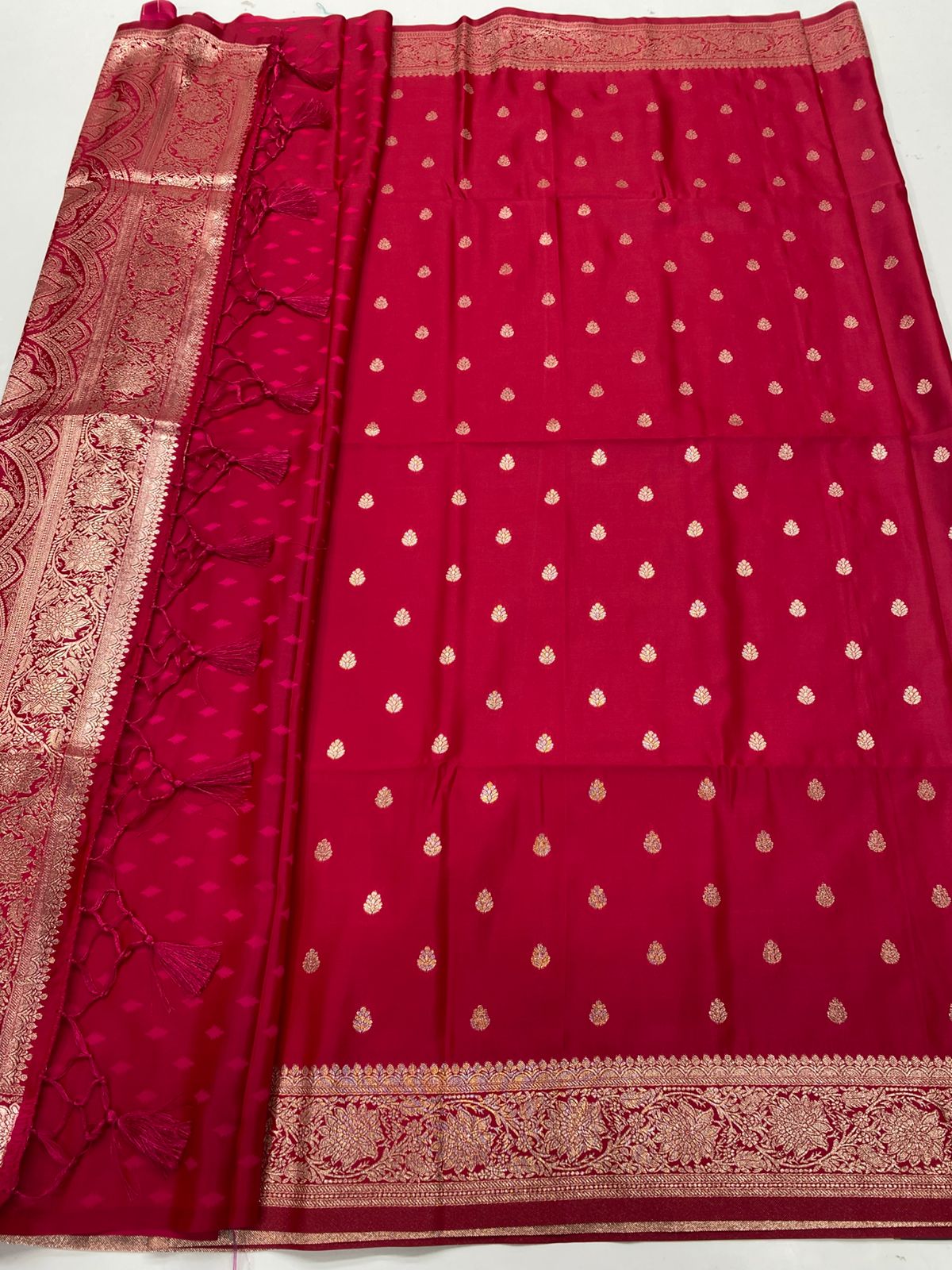 Semi Silk Butta Saree ( 3373B-R )