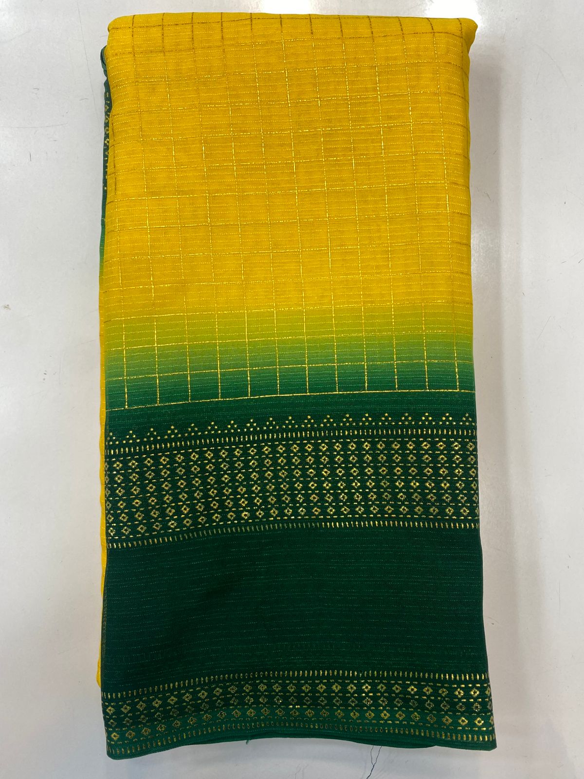 &nbsp;Fancy Georgette Zari Checks Saree(3445-R8)