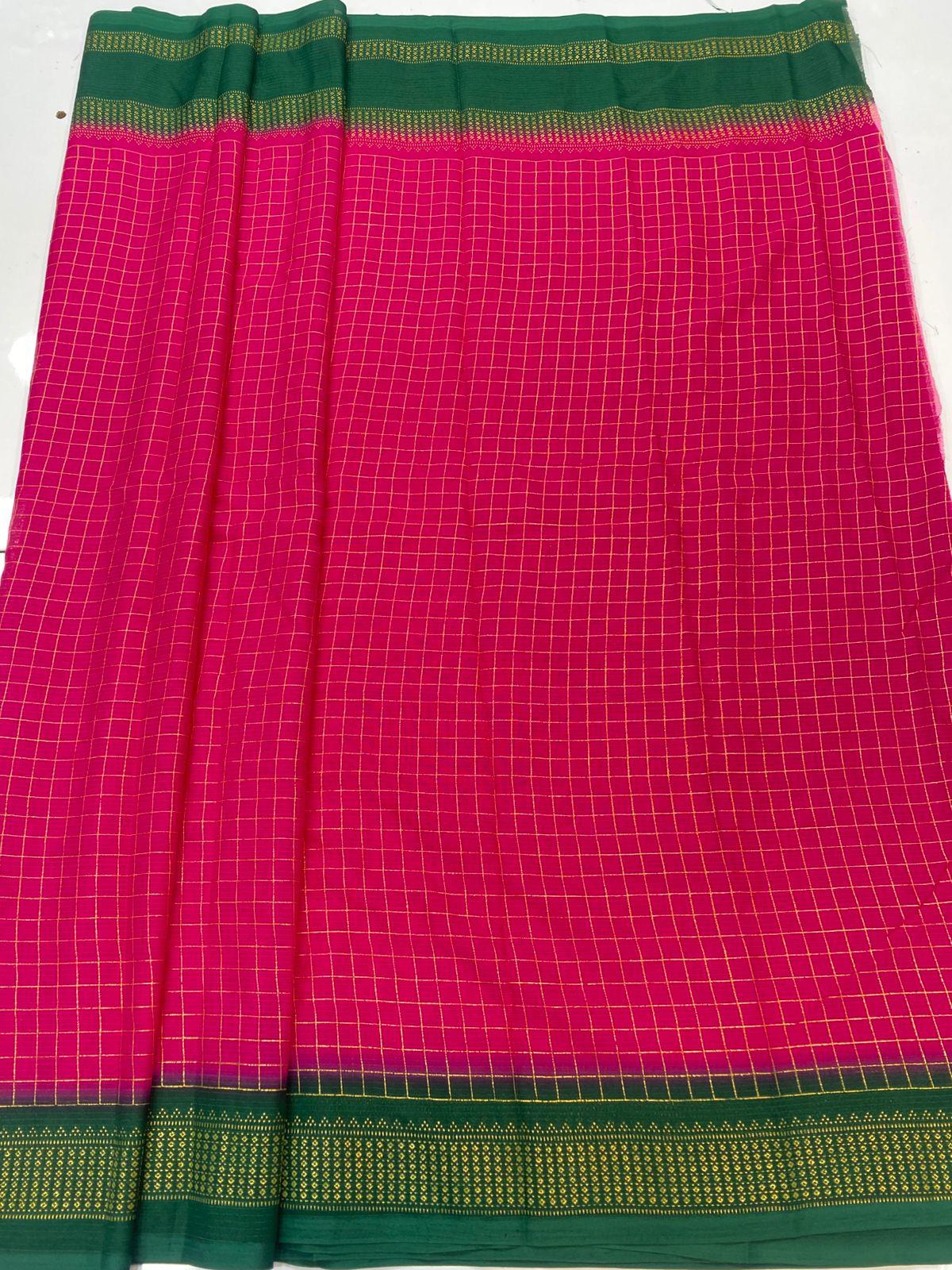 &nbsp;Fancy Georgette Zari Checks Saree(3445-R8)