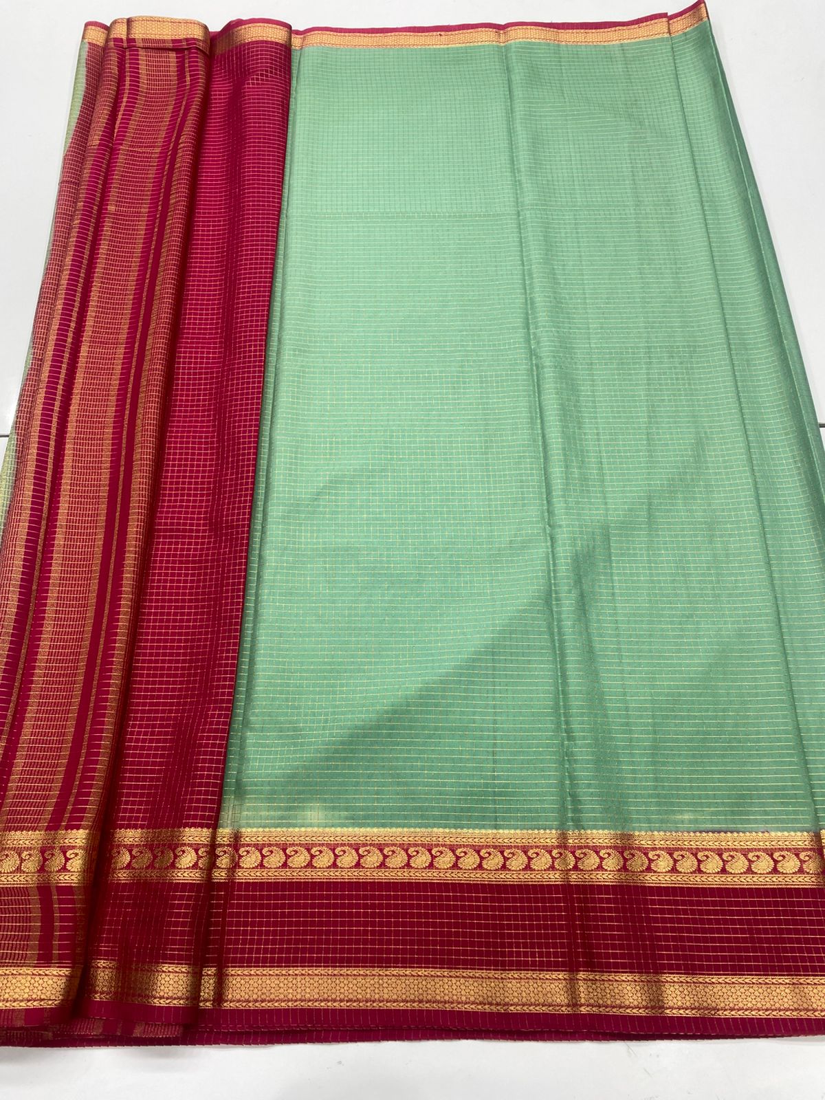 Crepe Georgette Checks Saree(3250)